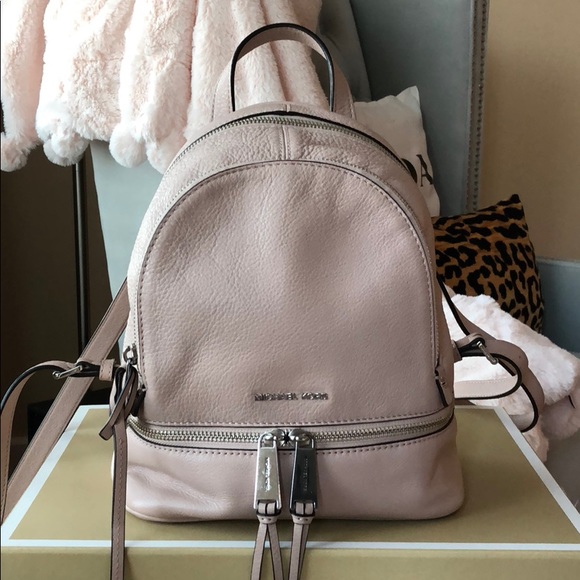michael kors soft pink backpack